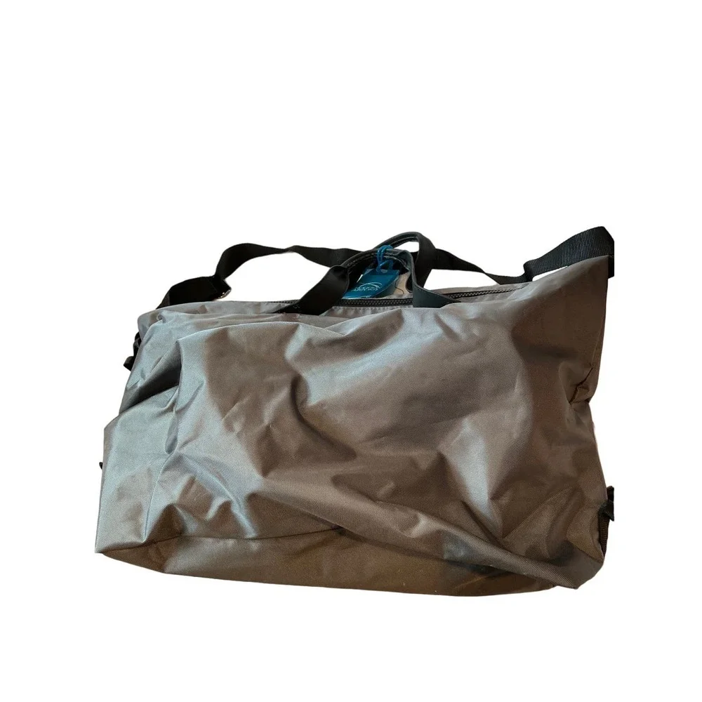 Kenneth Cole 22